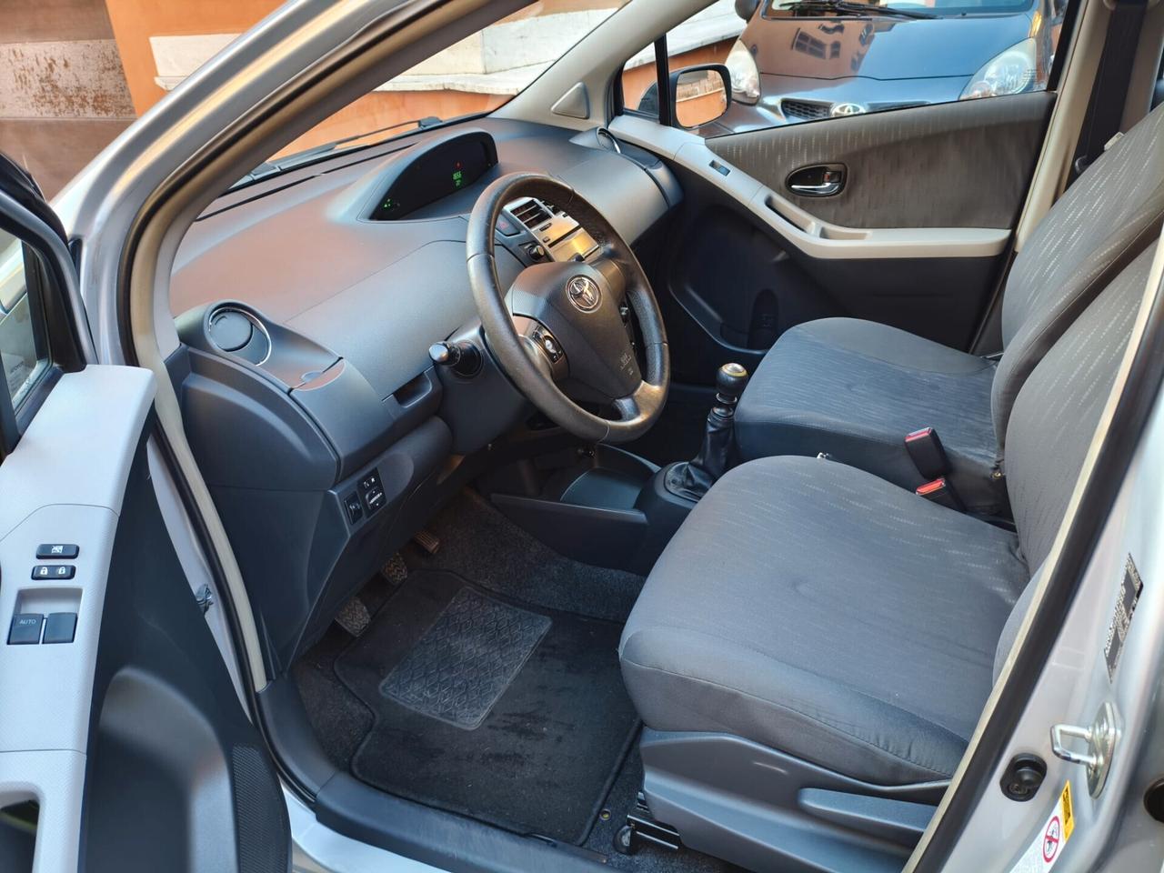 Toyota Yaris 1.3 - 5 porte