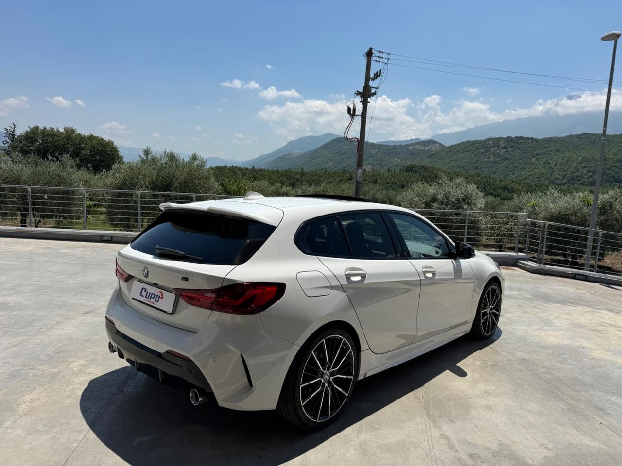 Bmw 118 118d 5p. Msport