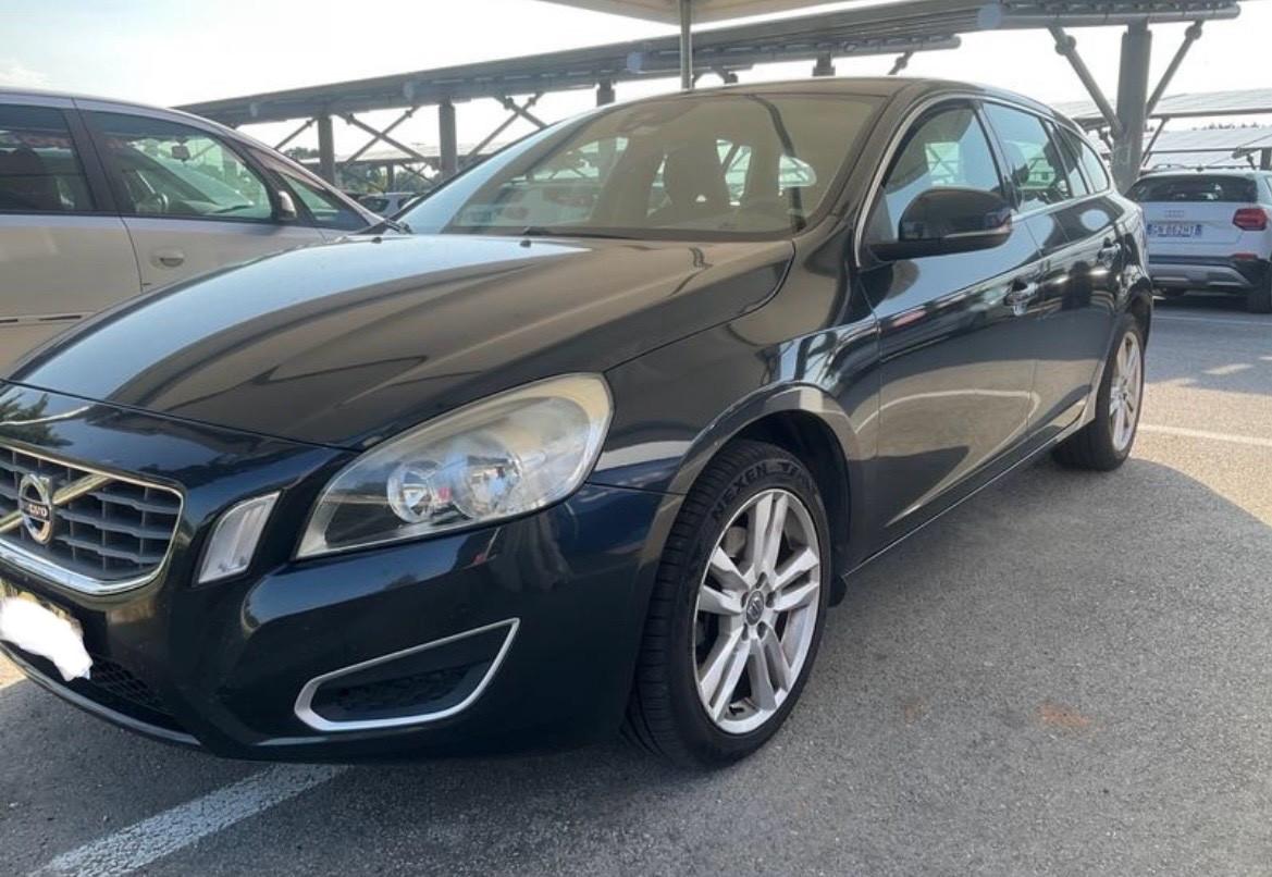 Volvo V60 D3 Momentum 2013