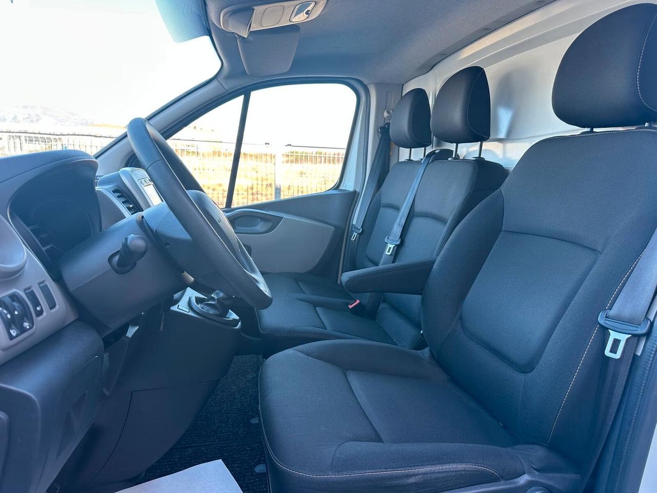 Renault Trafic 1.6 dci 125cv L1H1