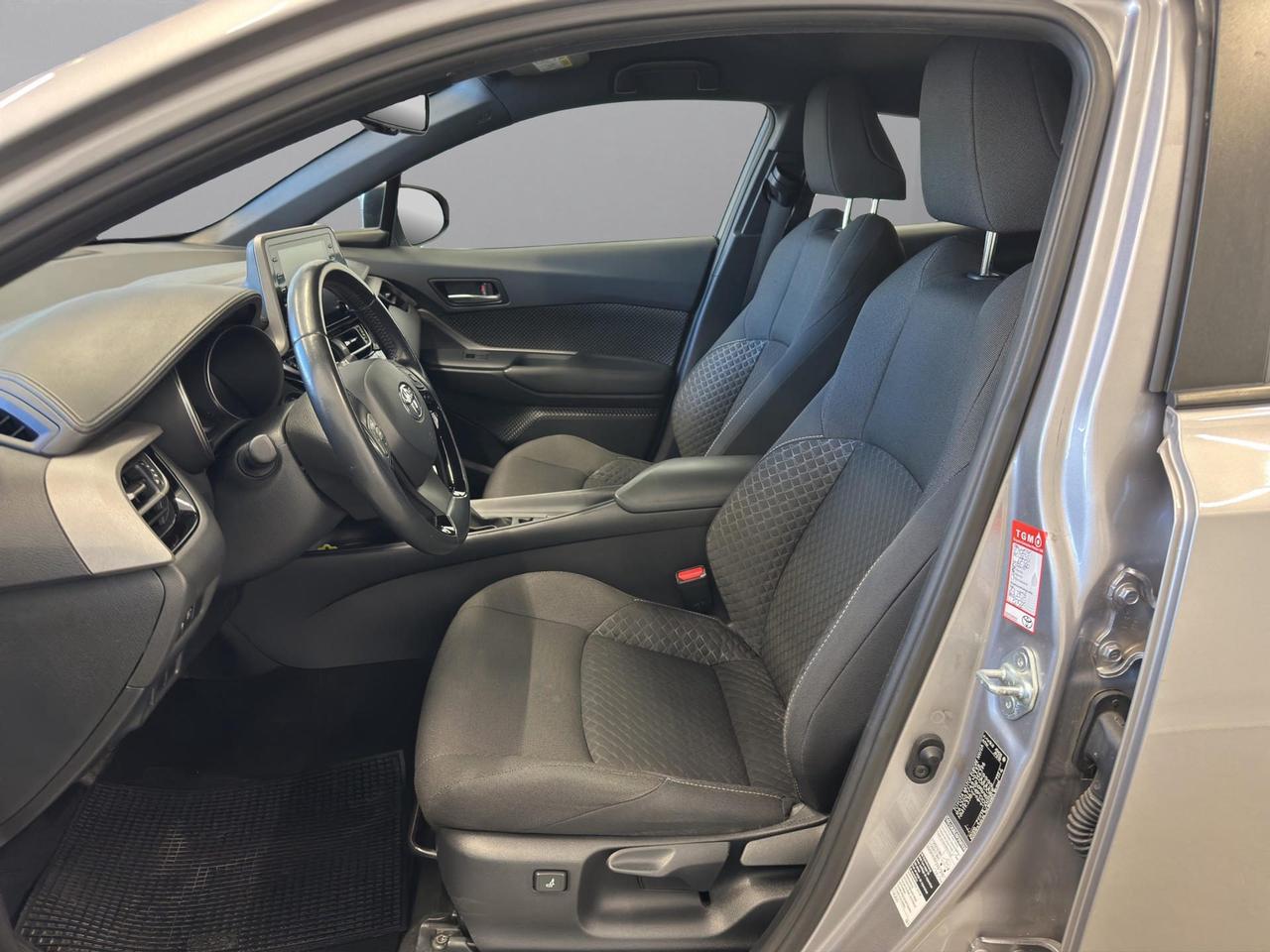 Toyota C-HR 1.8h Business e-cvt