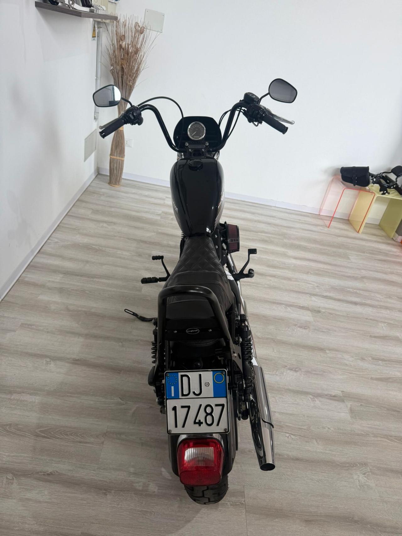 Harley-davidson 883 Sportster R