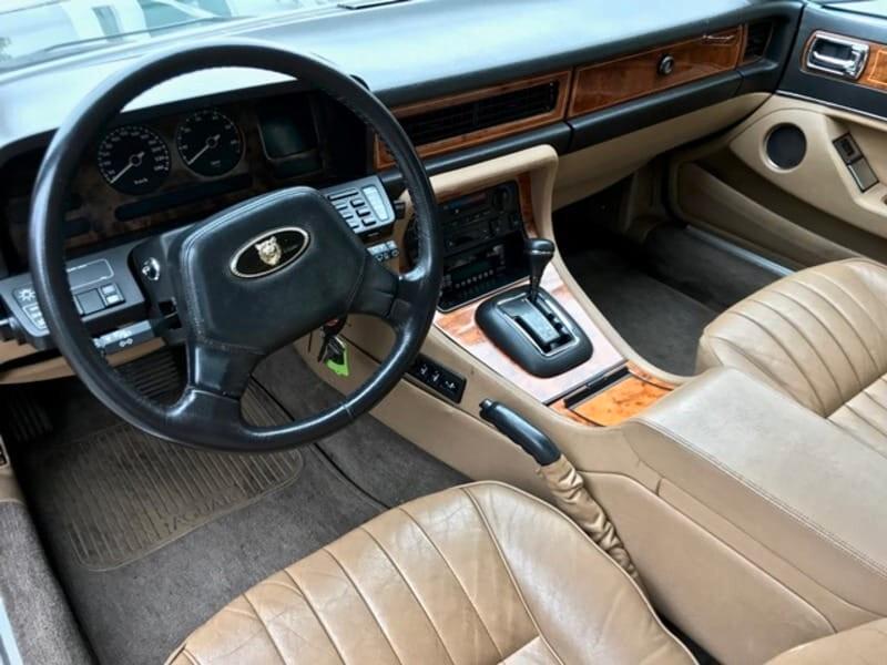 Jaguar XJ 40 Sovereign 3.6 - ASI con CRS - BELLISSIMA