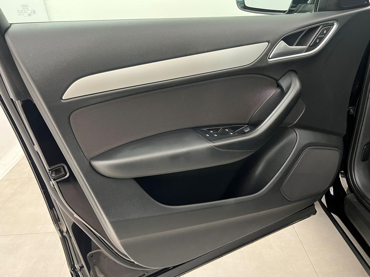 AUDI Q3 I 2015 Q3 2.0 tdi Business 120cv