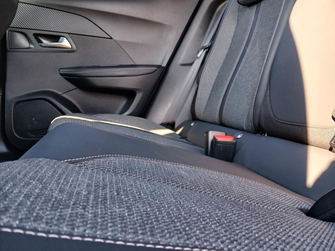 Peugeot 2008 PureTech 130 S&S EAT8 Allure Pack