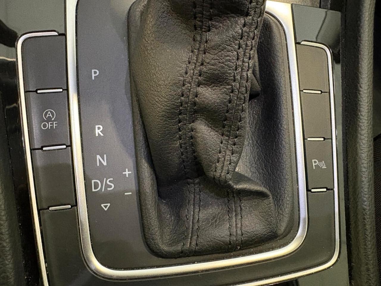 Volkswagen Golf HIGHLINE 1.6 TDI 110 CV DSG 5p.