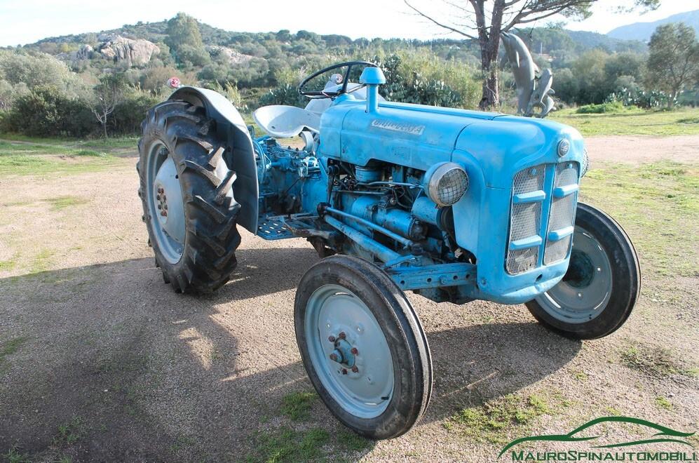 TRATTORE AGRICOLO FORD DEXTA 32 CV