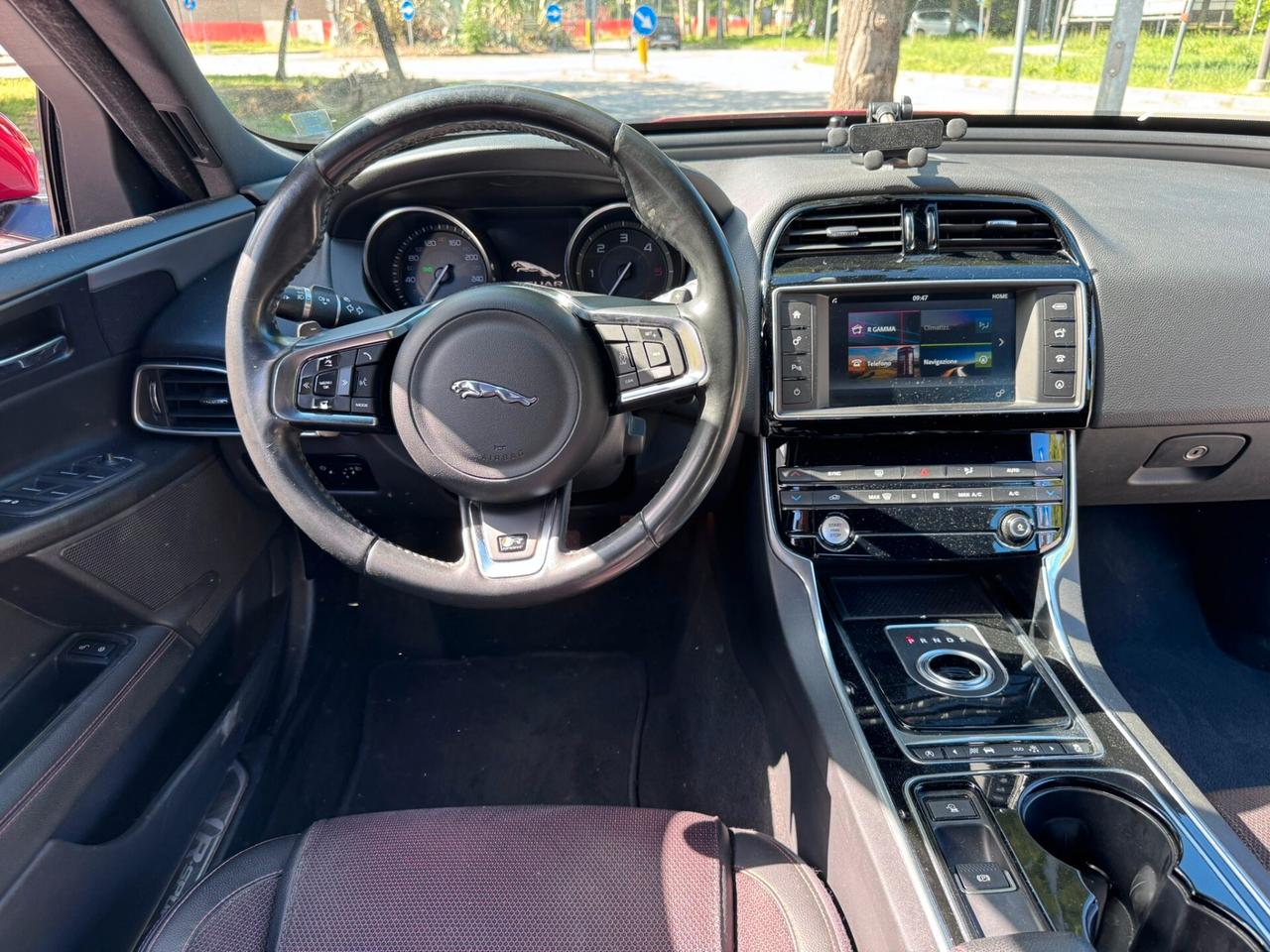 Jaguar XE R-sport