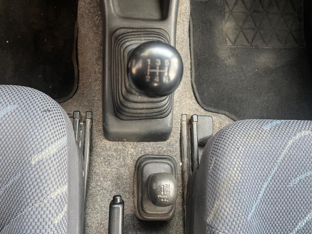 Suzuki Jimny 1.3i 16V cat 4WD JLX Mode