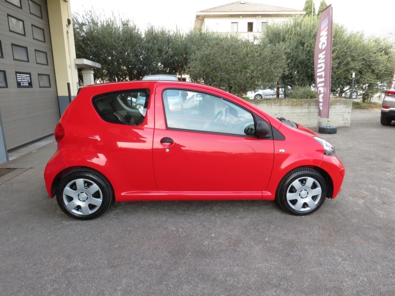 Toyota Aygo 1.0 Now km 63.000. 1proprietario. TAGLIANDATA