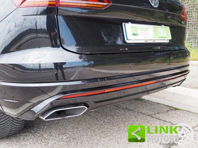 VOLKSWAGEN Touareg 3.0 V6 TDI 286 CV R-LINE