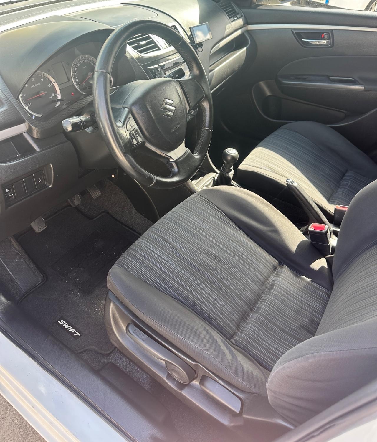 Suzuki Swift 1.3 DDiS 5 porte B-Cool Bi-Color