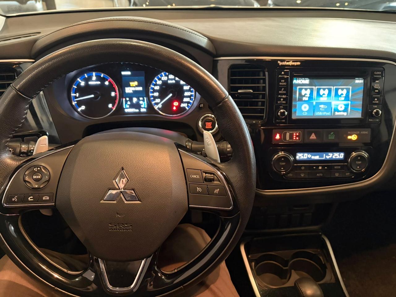 Mitsubishi Outlander 2.2 DI-D 4WD Instyle Plus SDA 7 posti
