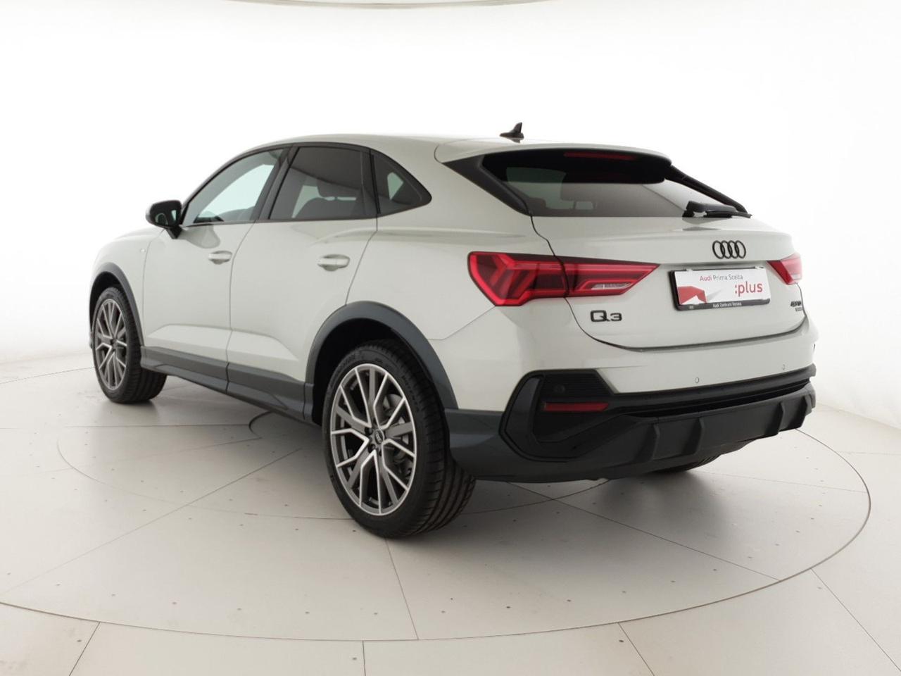 Sportback 40TDI 193CV quattro Str Identity Black