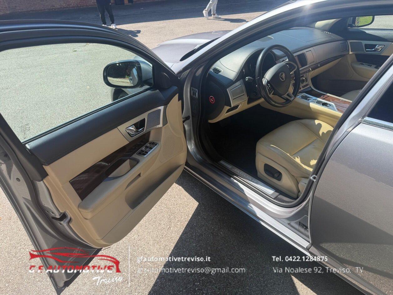 Jaguar XF Berlina XF 2.2d Luxury 200cv auto