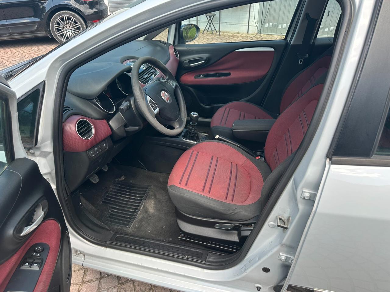 FIAT PUNTO 1.2 EVO BENZINA IDONEA PER NEOPATENTATI BELLISSIMA UNIPROPRIETARIO PERMUTABILE