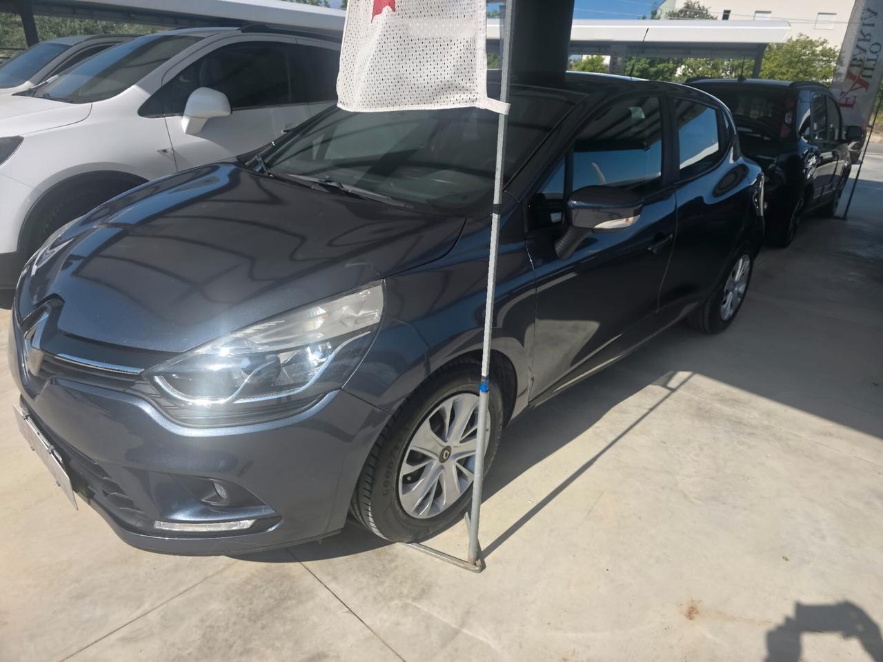 Renault Clio dCi 8V 75 CV 5 porte Moschino Life