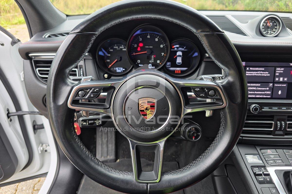 PORSCHE Macan 2.0