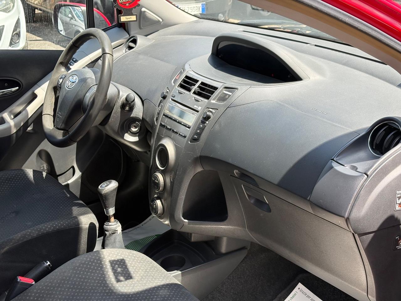 Toyota Yaris 1.0 5 porte Sol
