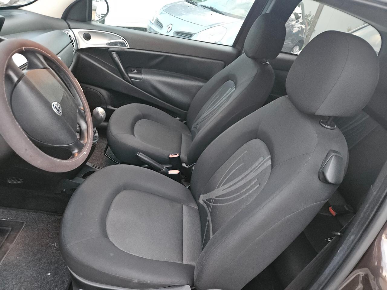 Lancia Ypsilon 1.3 MJT 75 CV Diva