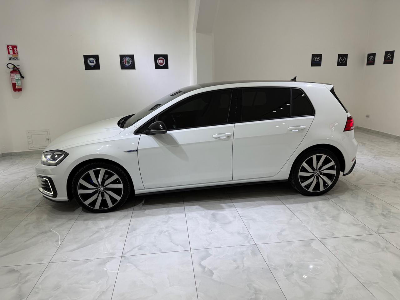 VOLKSWAGEN GOLF GTE UNICO PROPRIETARIO
