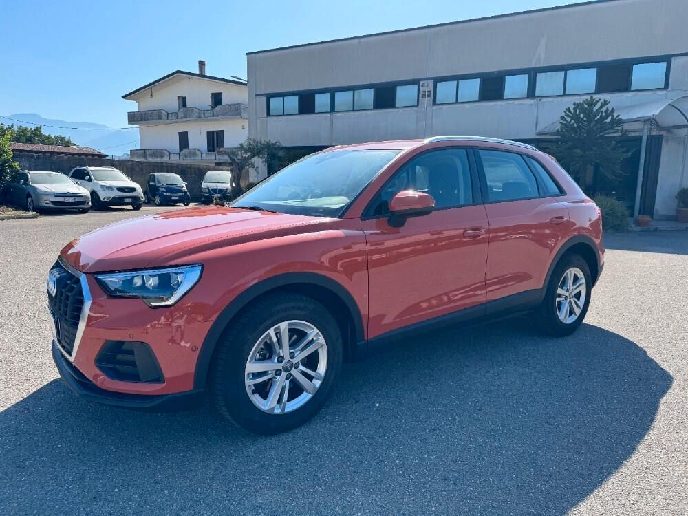 Audi Q3 35 TDI S tronic Business