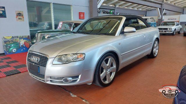 AUDI A4 Cabriolet 2.0 TDI S Line