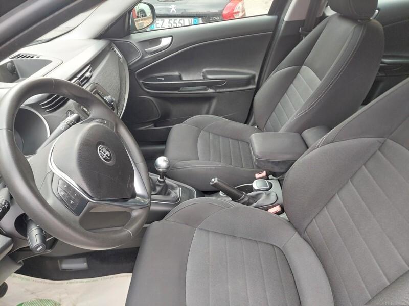 Alfa Romeo Giulietta 1.6 JTDm-2 120 CV Distinctive