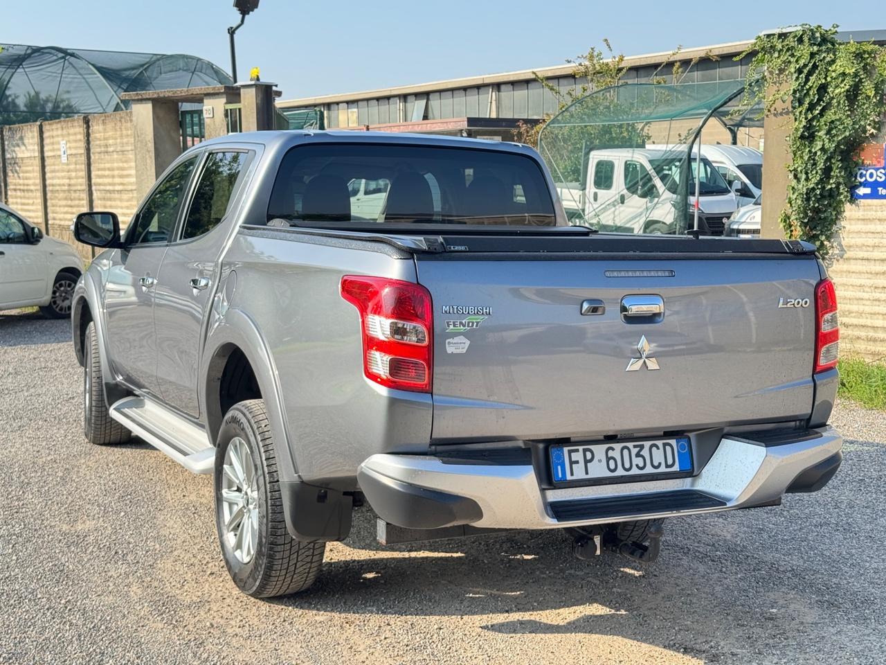Mitsubishi L200 2.4 DI-D/181CV Double Cab