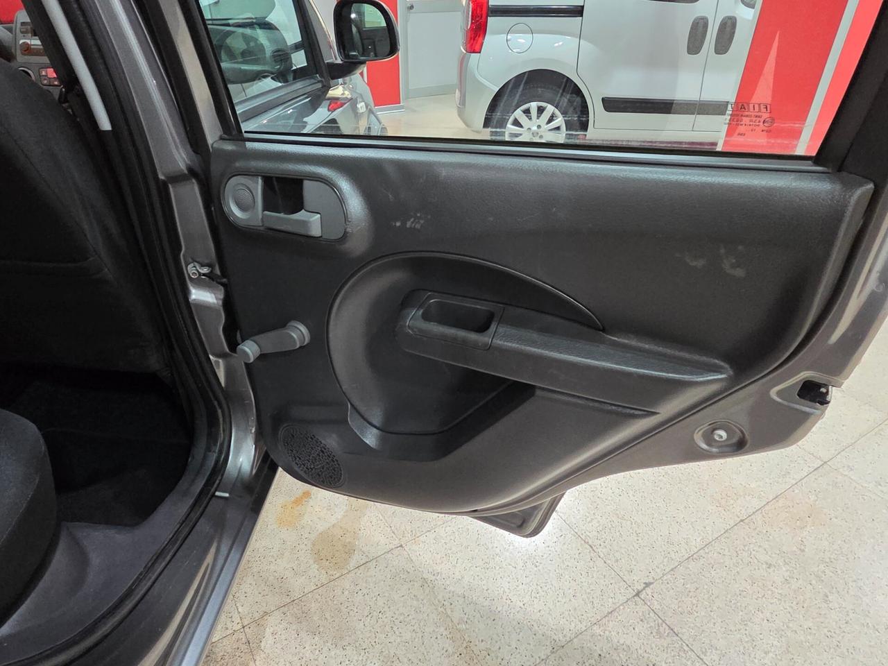 Fiat Panda 1.3 MJT 16V DPF 4x4 Climbing