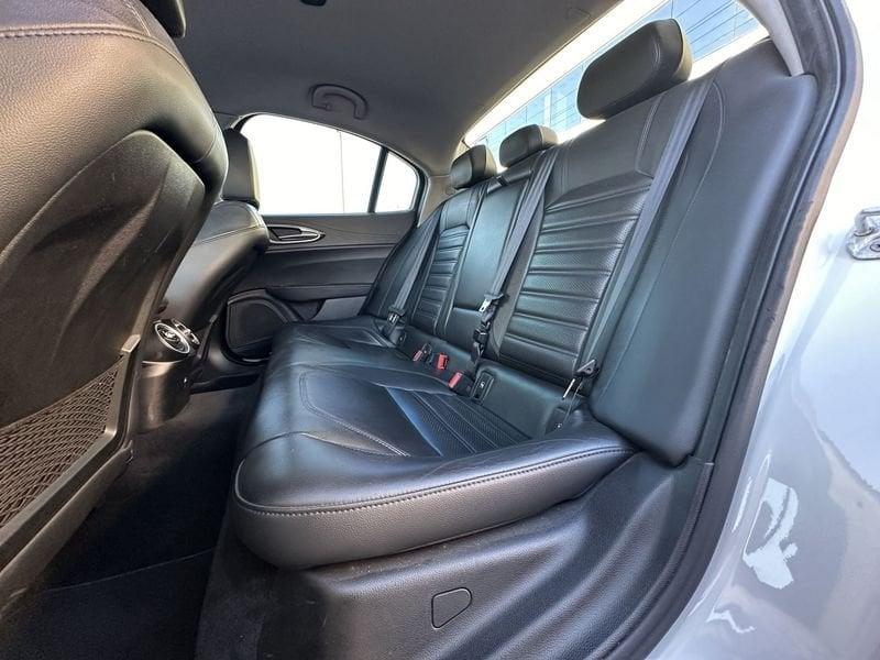 Alfa Romeo Giulia 2.2 Turbo AT8 210CV AWD Q4 Veloce