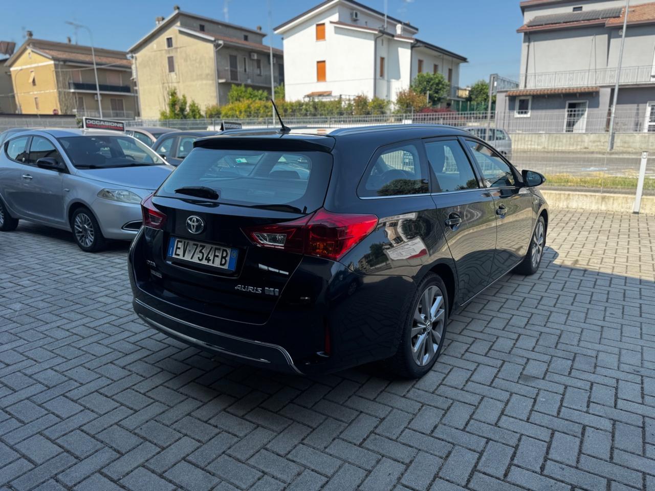 Toyota Auris Touring Sports 1.8 Hybrid Lounge