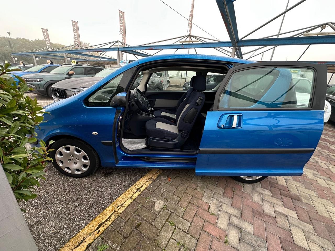 Peugeot 1007 Neopatentati 69€ al mese