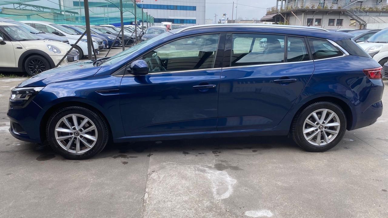 Renault Megane Mégane Sporter Blue dCi 115 CV EDC autocarro