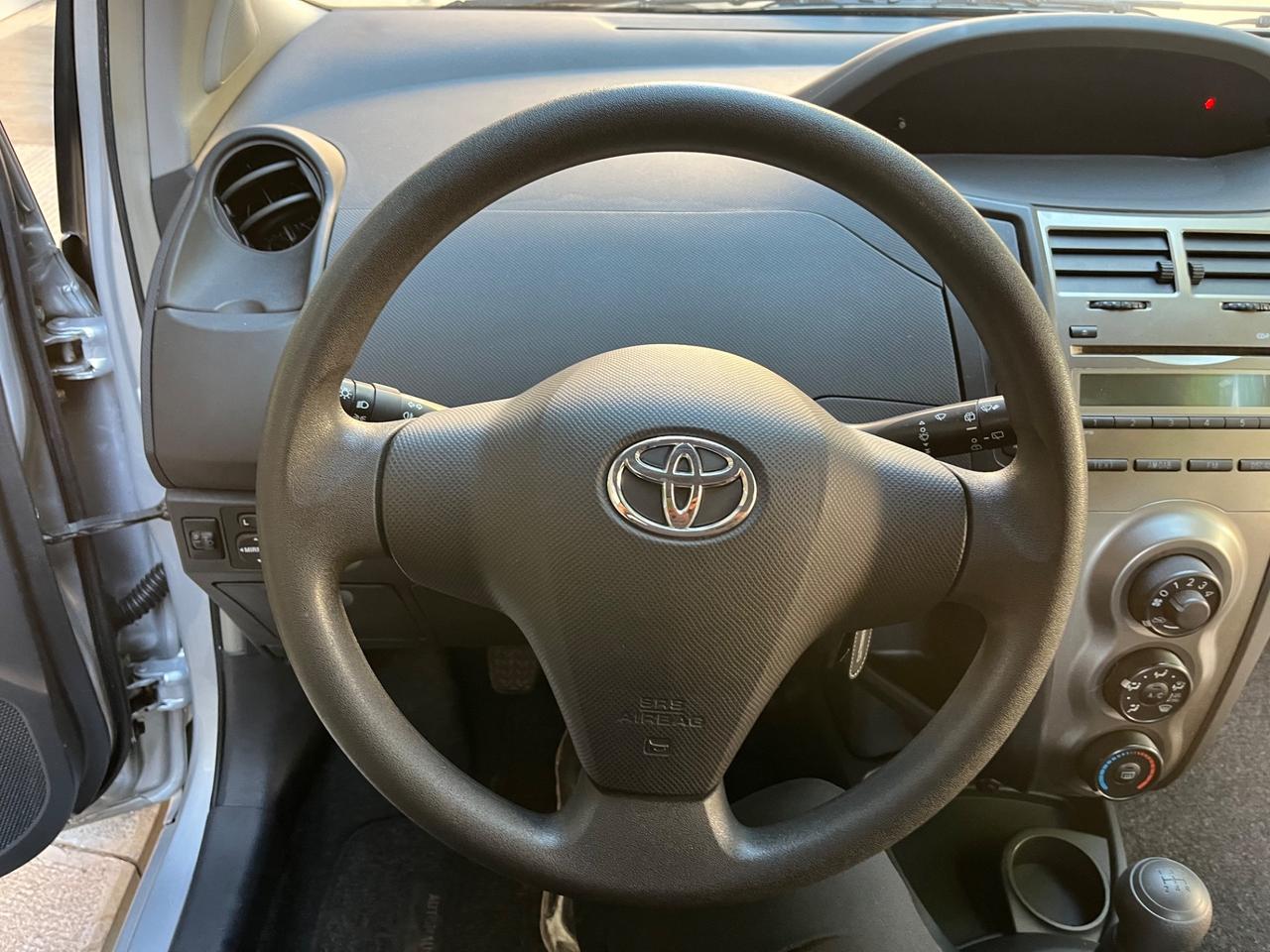 Toyota Yaris 1.0 3 porte Sol