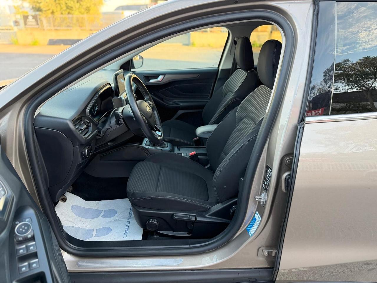 Ford Focus 1.5 5P TITANIUM