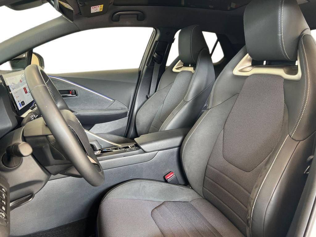 Toyota C-HR 2.0 phev Lounge fwd e-cvt