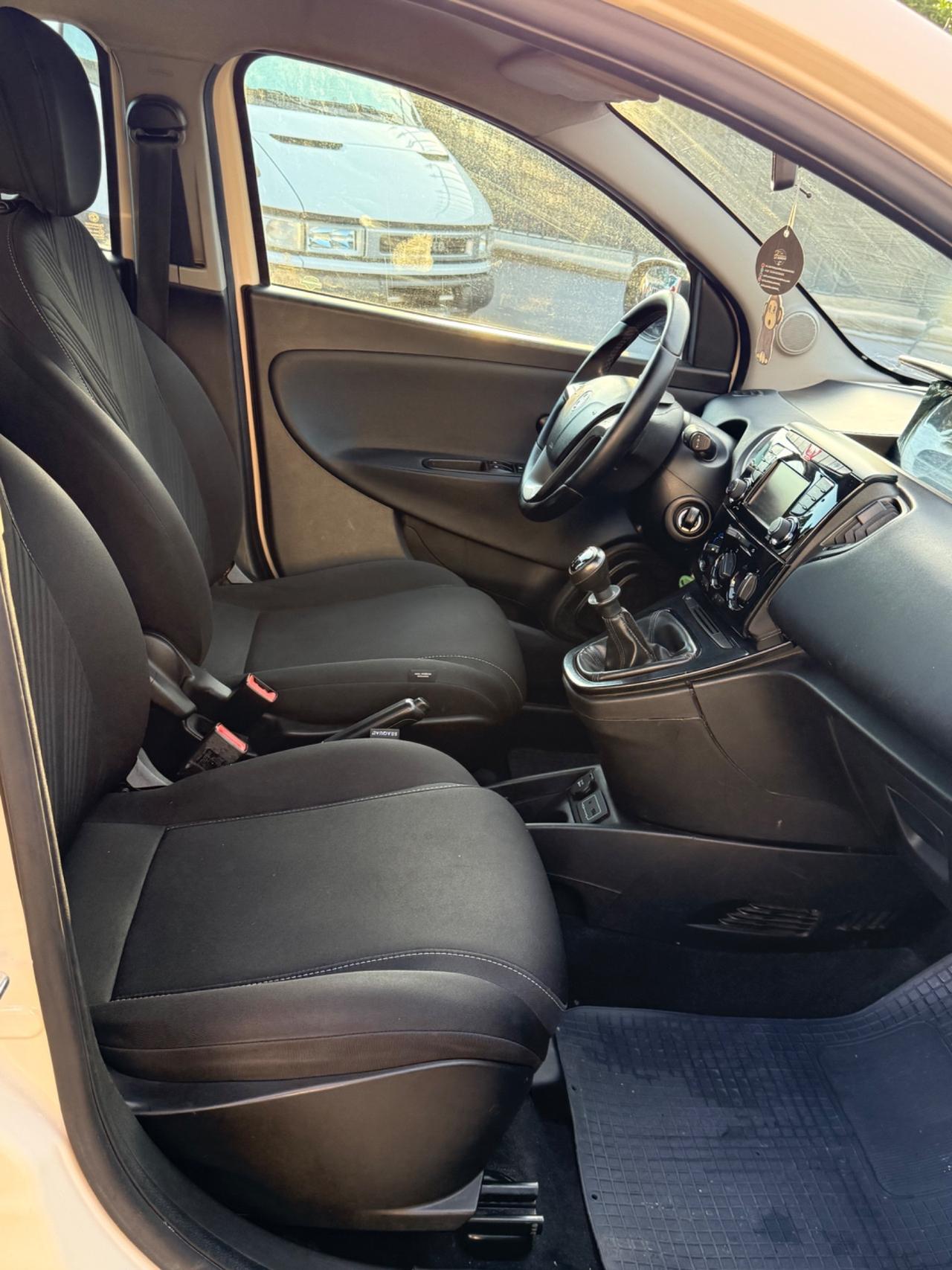 Lancia Ypsilon 1.2 Benz/Gpl 69 CV 5 porte Gold