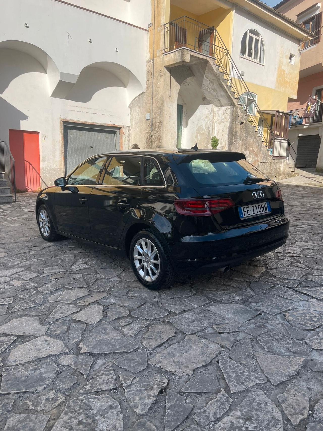 Audi A3 1.6 TDI clean diesel S tronic Ambition