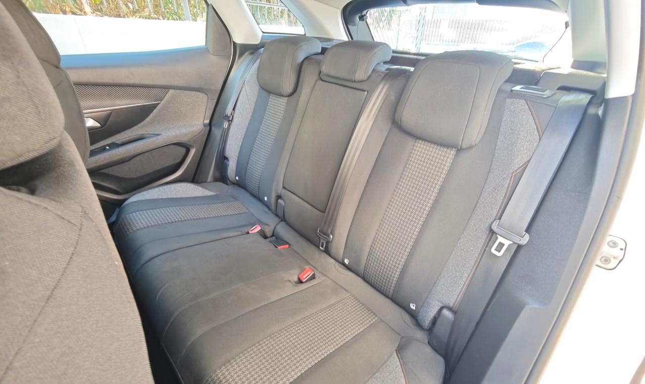 Perfetta Peugeot 3008 automatica HDi 130 S&S Allure