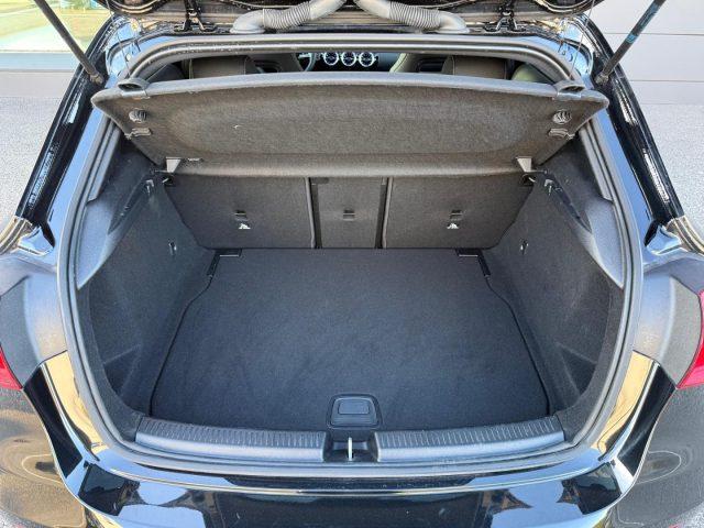 MERCEDES-BENZ A 200 163cv AMG Line Premium NIGHT PACK-19"-IVA ESP