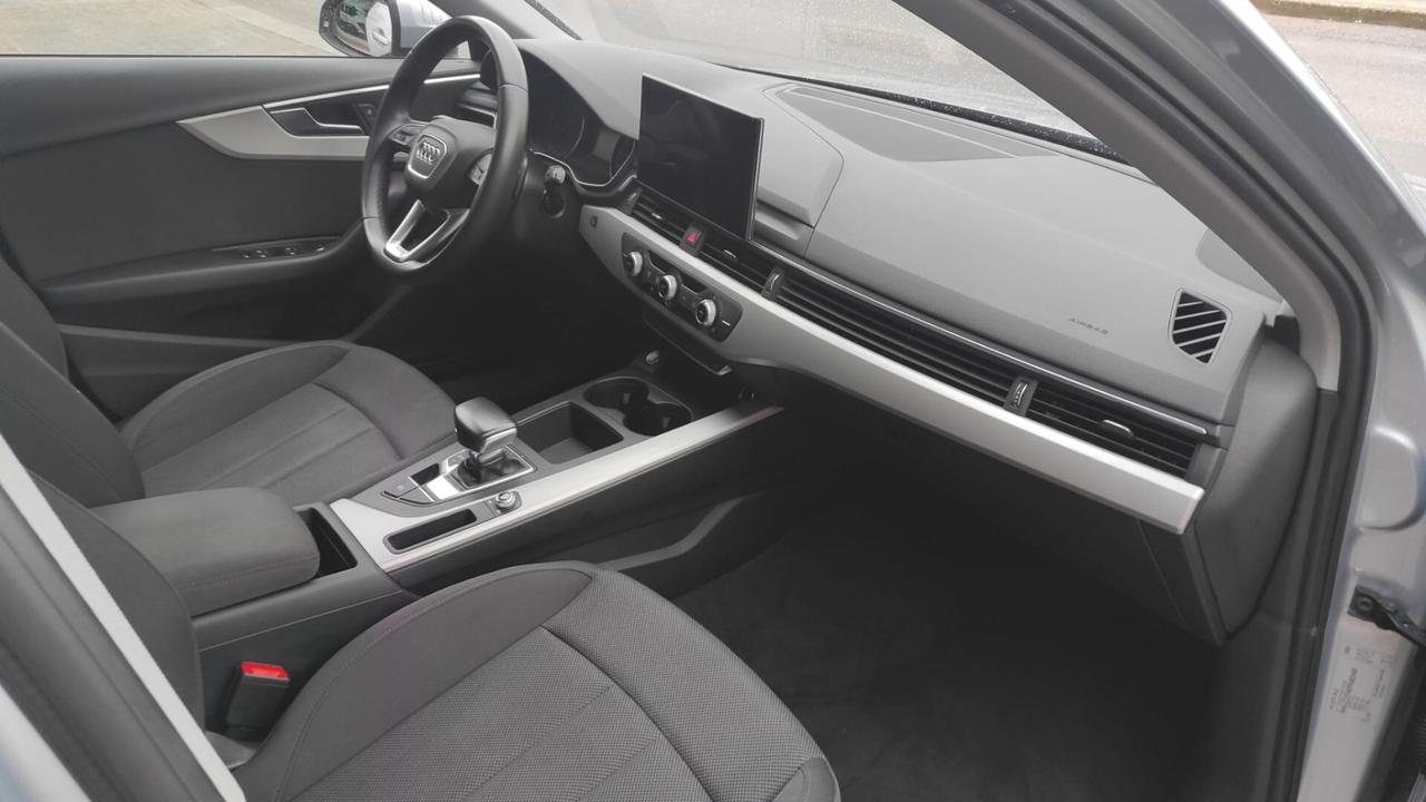 Audi A4 Avant 30 TDI/136 CV S tronic Business