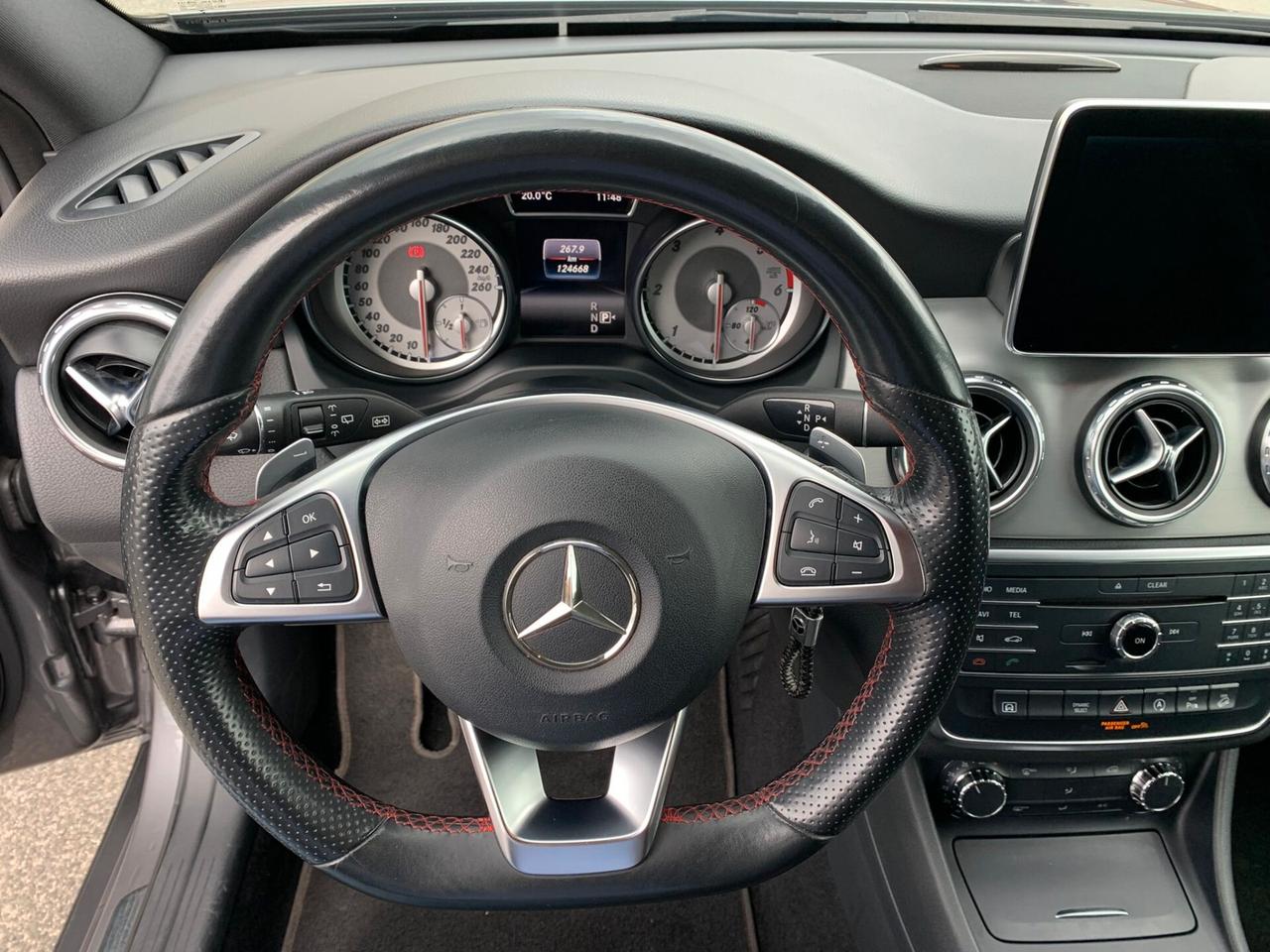 MERCEDES-BENZ GLA 220D 4MATIC AMG AUTO.