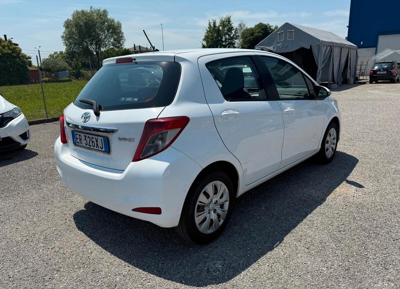 Toyota Yaris 1.0 5 porte Benz OK PER NEOPATENTATI