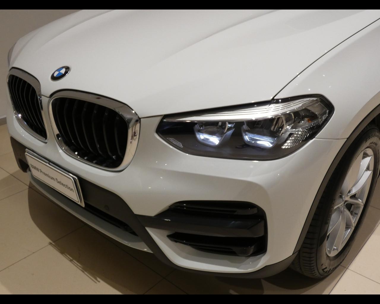 BMW X3 (G01/F97) - X3 sDrive18d Business Advantage