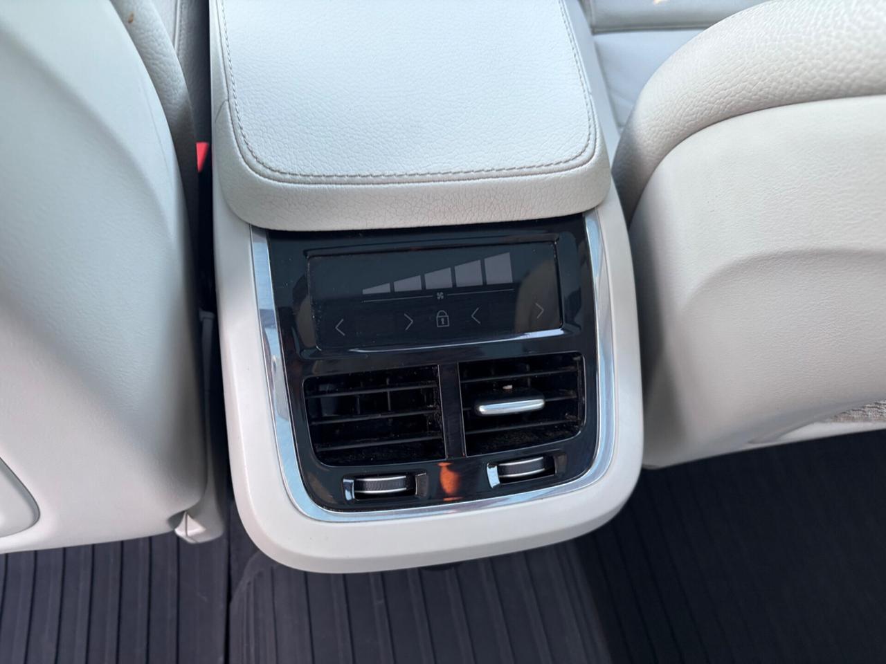 Volvo V90 B5 (d) AWD automatico Ultimate Dark