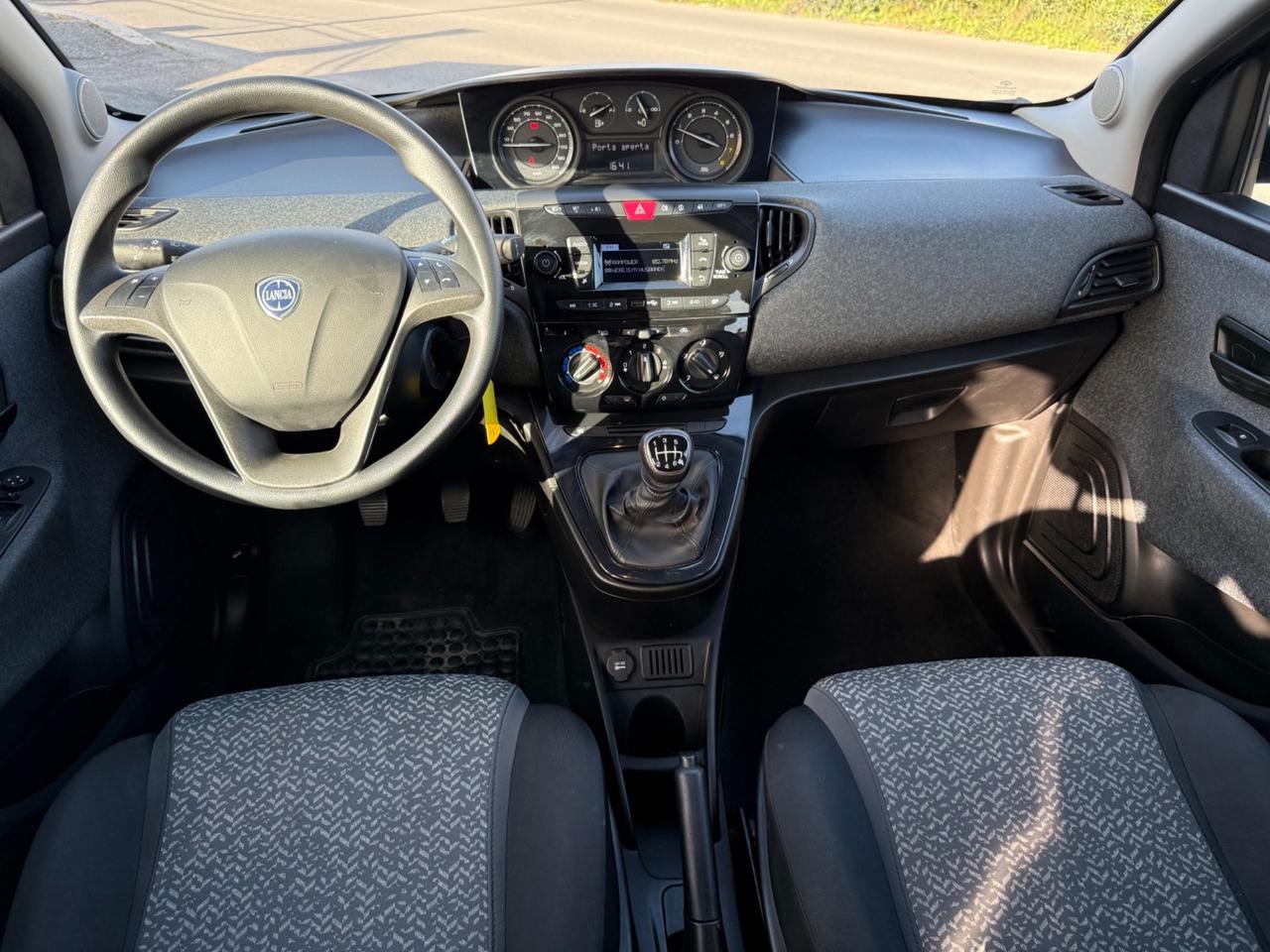 Lancia Ypsilon 1.0 FireFly Hybrid Silver Plus