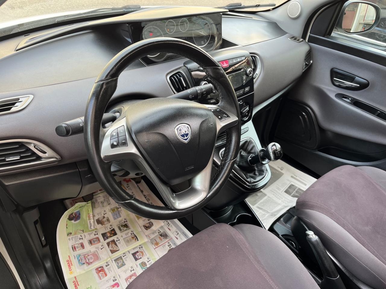 LANCIA YPSILON 5P CON TETTO PANORAMICO APRIBILE