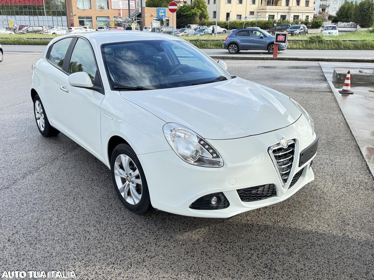 ALFA ROMEO GIULIETTA 1.6 SPORT INTERNI IN PELLE