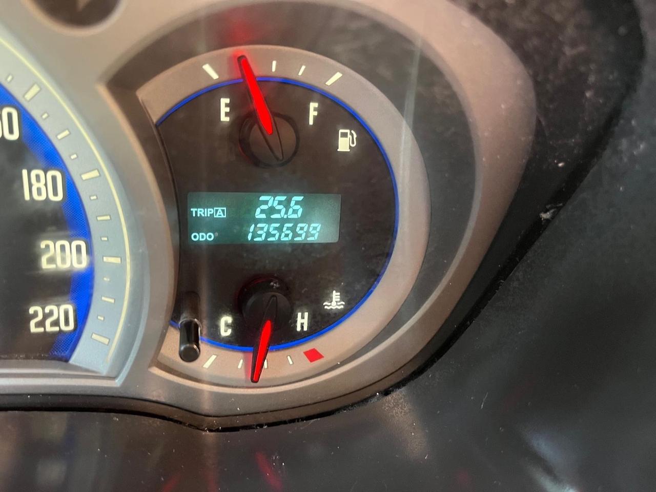 IsuzuD-Max-3.0T.D-4WD/4P-c.aut-km135000-2010